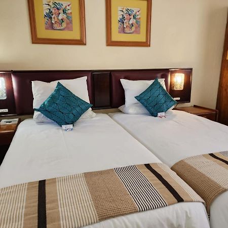 Royal Hotel Ladysmith Esterno foto