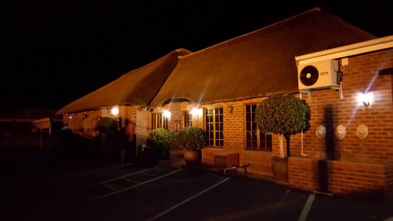 Royal Hotel Ladysmith Esterno foto